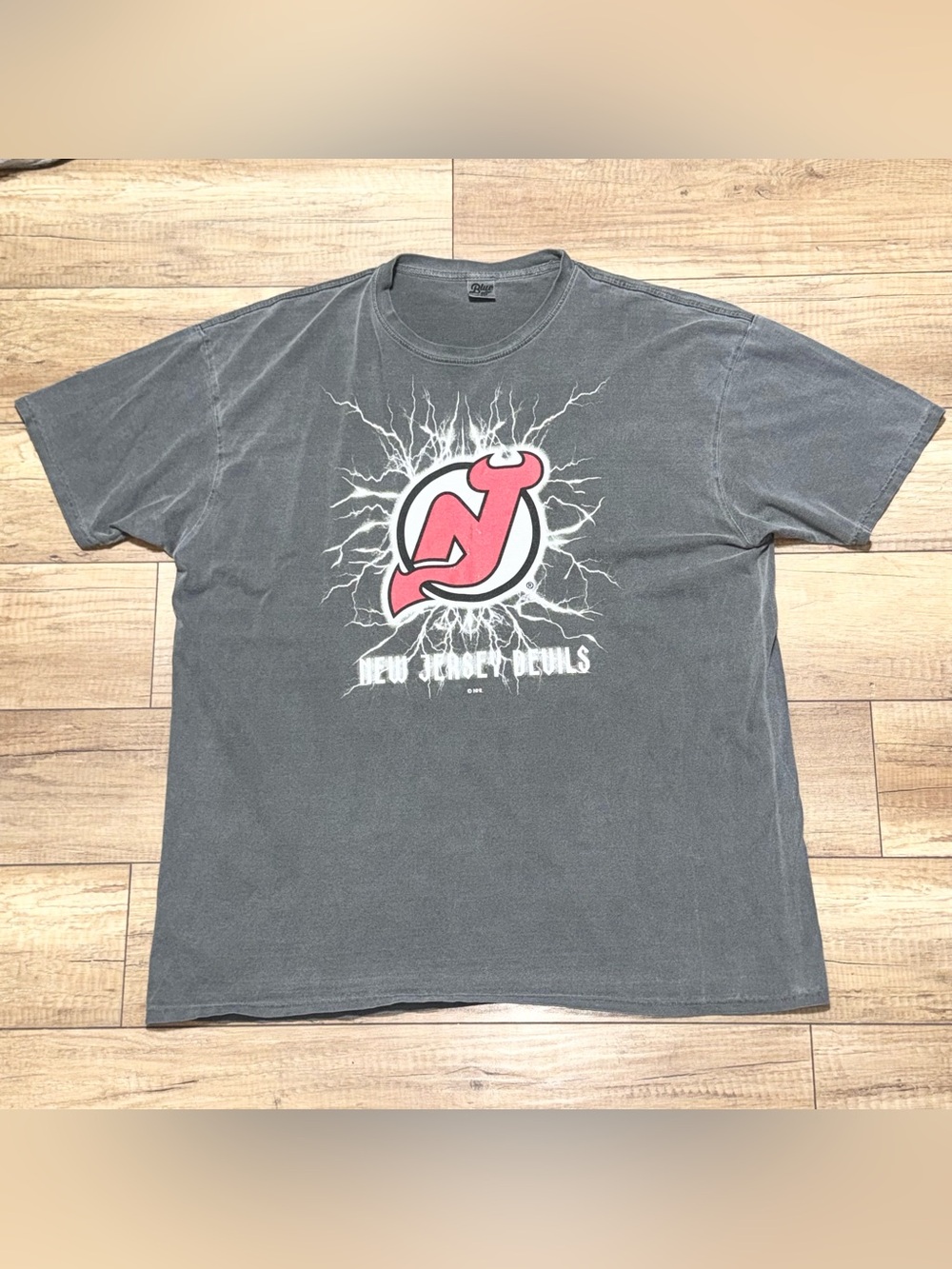 New Jersey Devils Blue 84 Vintage Acid Wash Lightning Graphic T Shirt Mens 2XL